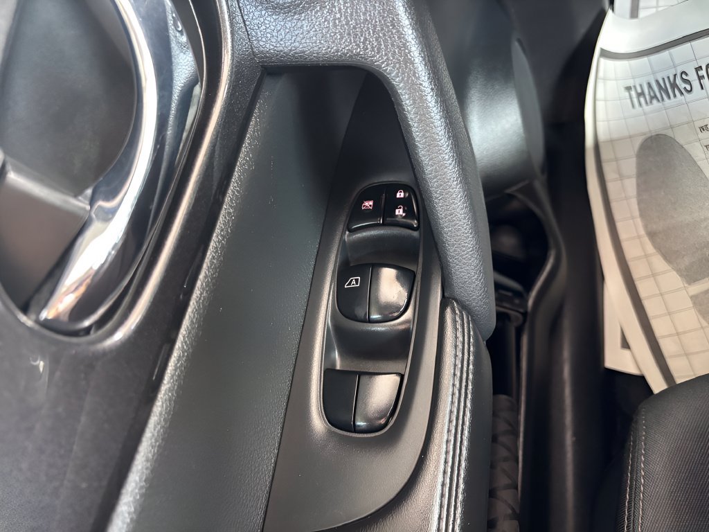 Used 2017 Nissan Rogue S FWD image 20