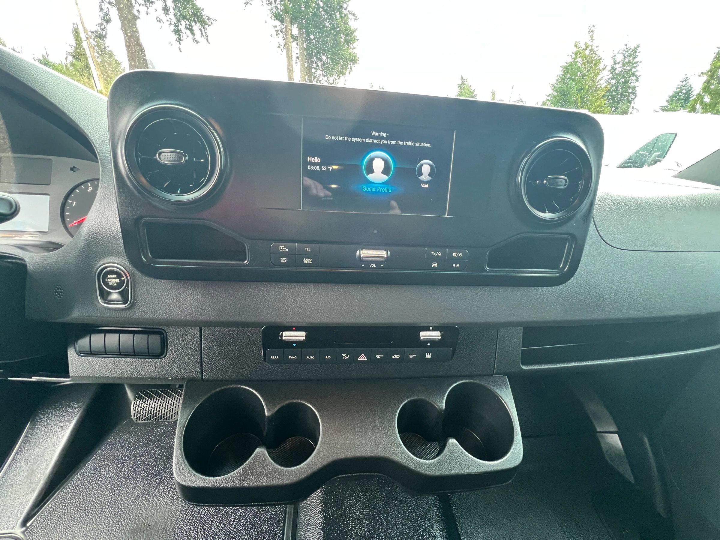 Used 2019 Mercedes-Benz Sprinter 2500 w/ Premium Package image 15