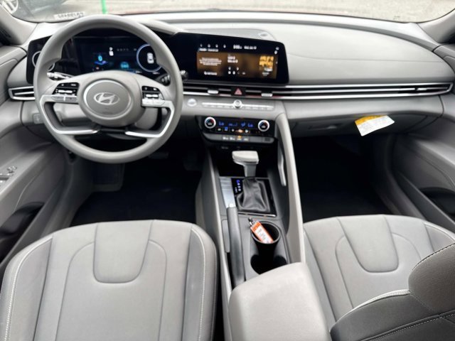 Used 2024 Hyundai Elantra SEL image 21
