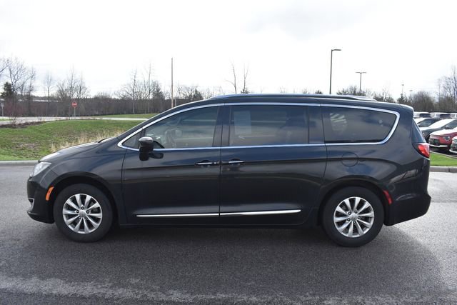 Used 2018 Chrysler Pacifica Touring-L Plus image 6
