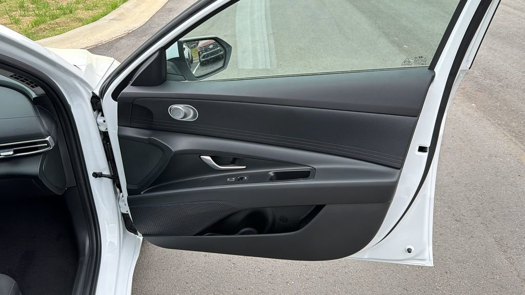 New 2026 Hyundai Elantra SE image 14