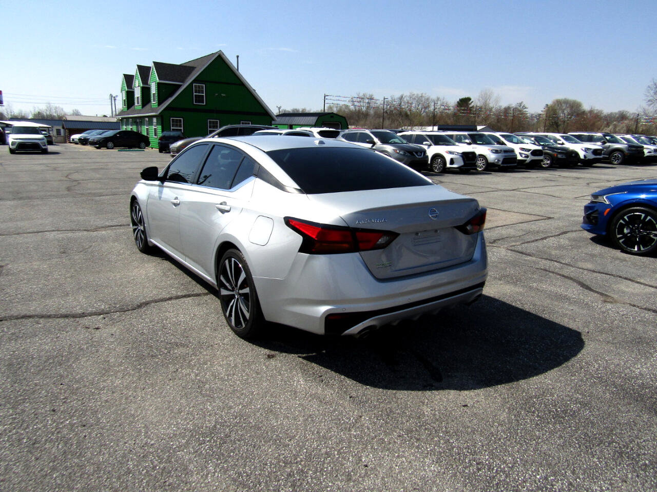 Used 2021 Nissan Altima 2.5 SR w/ SR Premium Package image 5