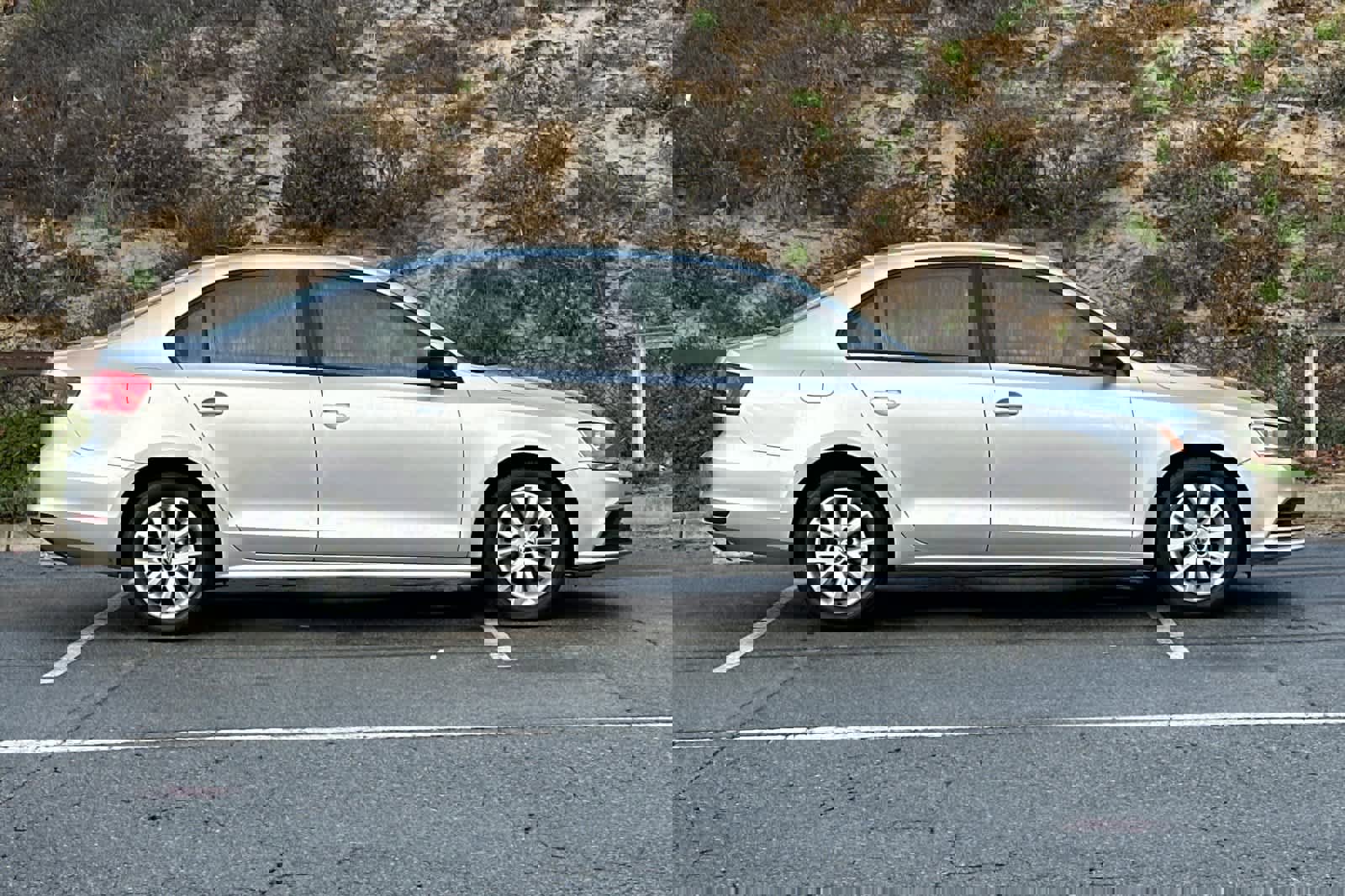 Used 2015 Volkswagen Jetta SE image 6