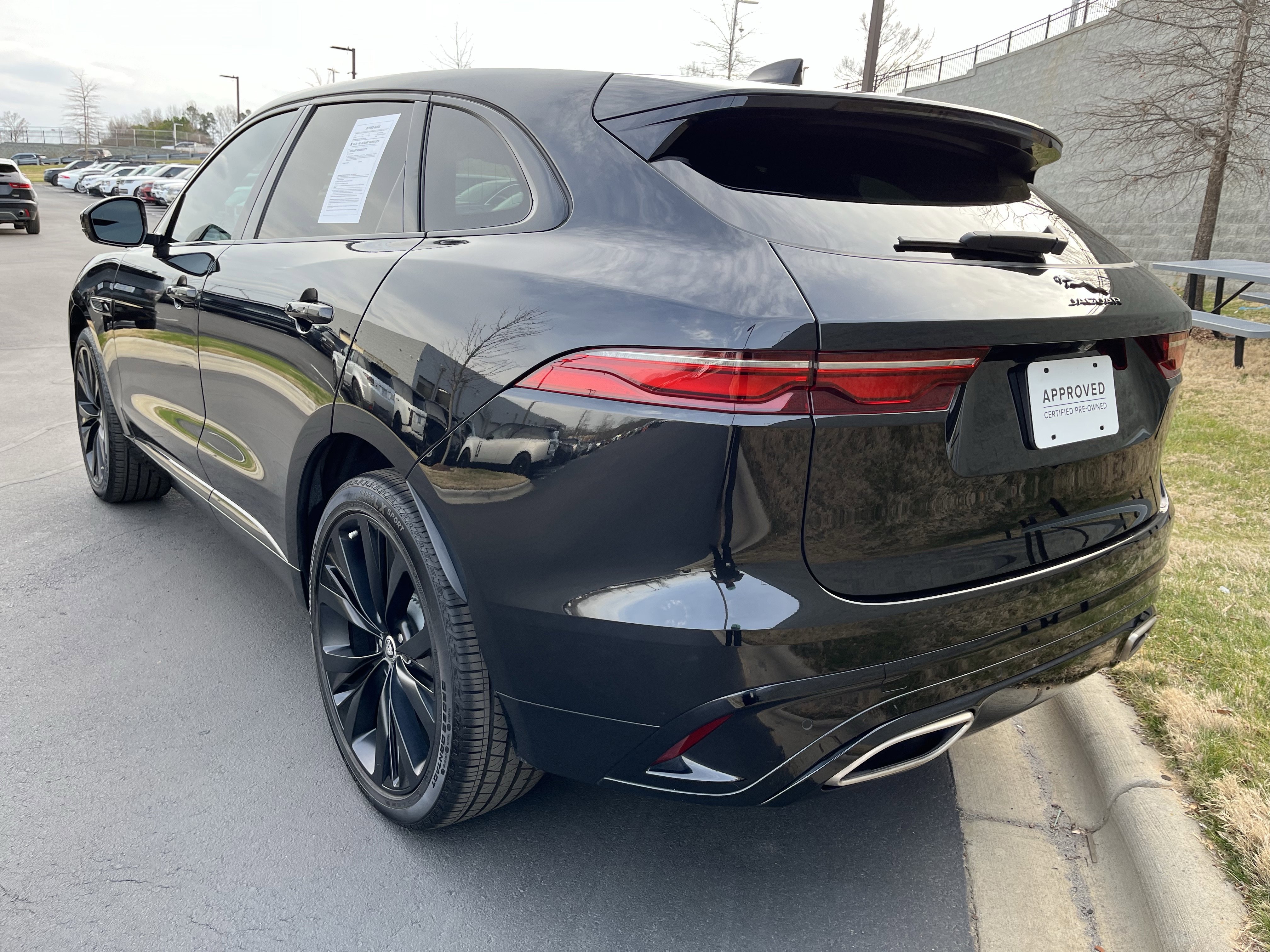 Certified 2024 Jaguar F-PACE R-Dynamic S image 5