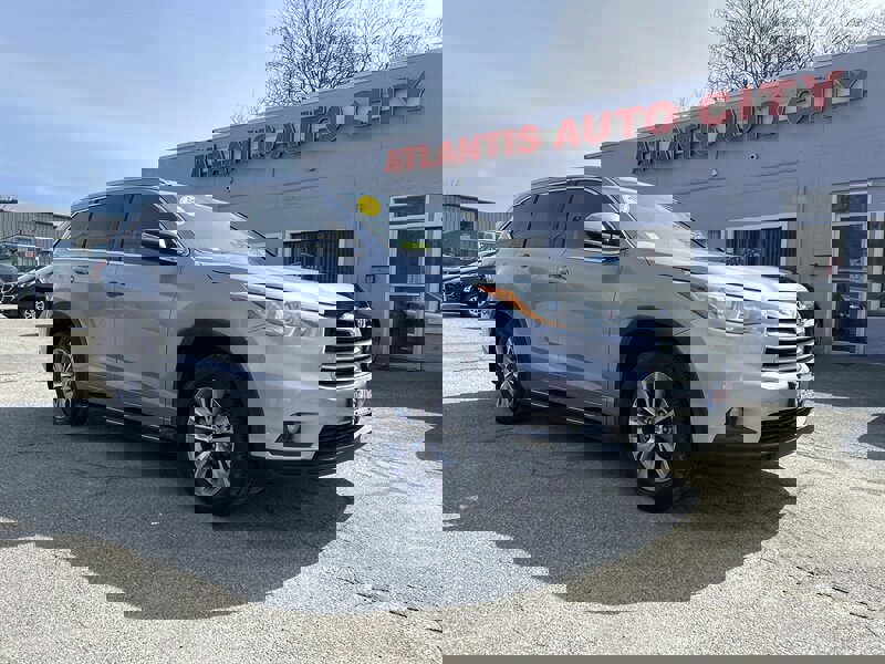 Used 2015 Toyota Highlander XLE image 3