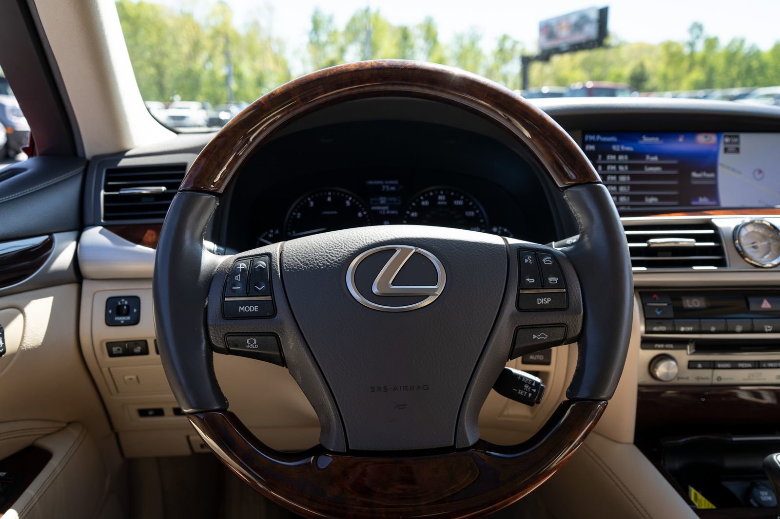 Used 2017 Lexus LS 460 AWD w/ Comfort Package image 30