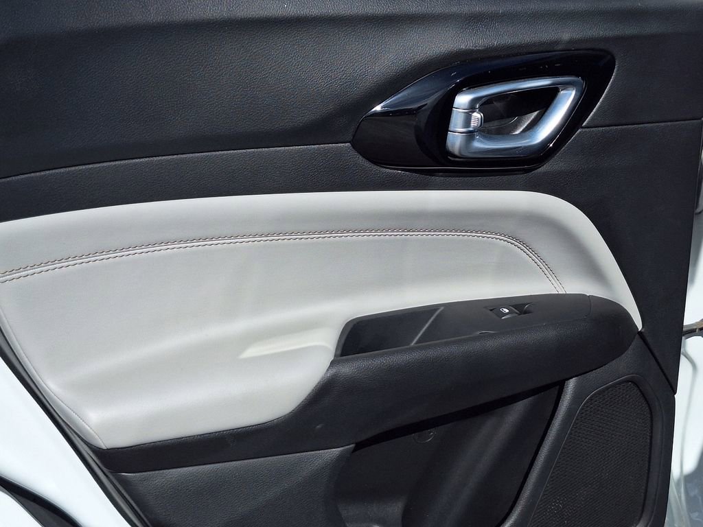 Used 2025 Jeep Compass Limited AWD/4WD image 12