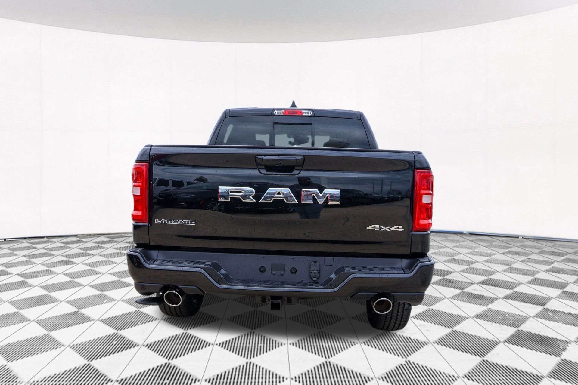 New 2026 RAM 1500 Laramie AWD/4WD image 13