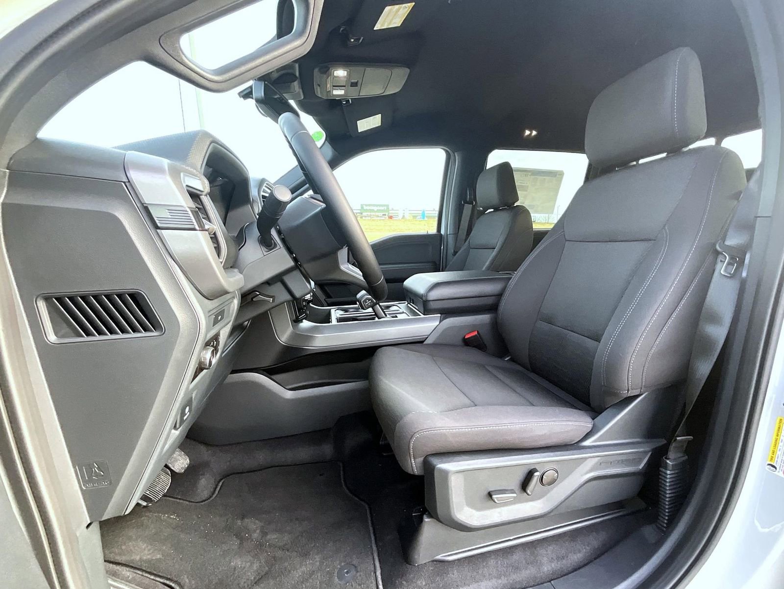 New 2026 Ford F150 XLT w/ Equipment Group 302A MID AWD/4WD image 9