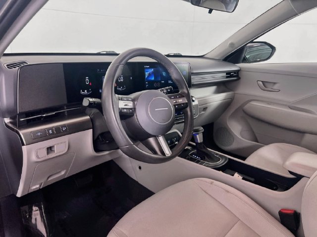 Used 2025 Hyundai Kona SEL FWD image 9