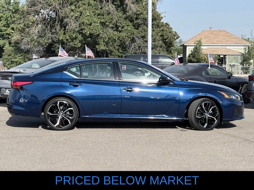 Used 2024 Nissan Altima 2.5 SR FWD image 4