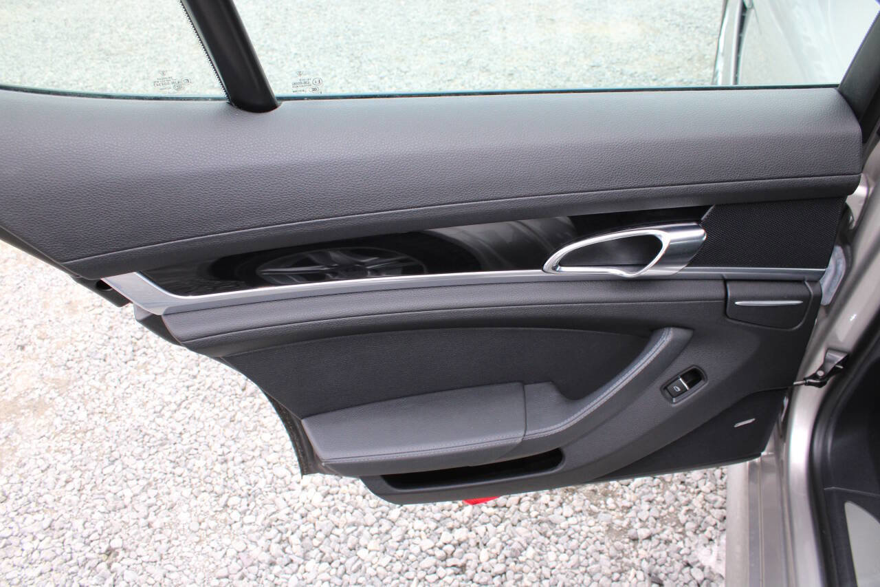 Used 2011 Porsche Panamera image 24