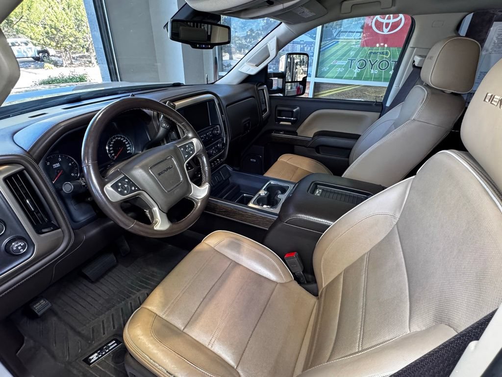 Used 2019 GMC Sierra 2500 Denali w/ Duramax Plus Package AWD/4WD image 18