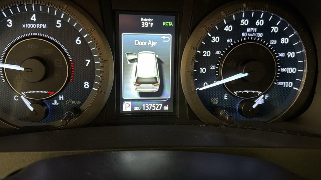 Used 2020 Toyota Sienna XLE image 30