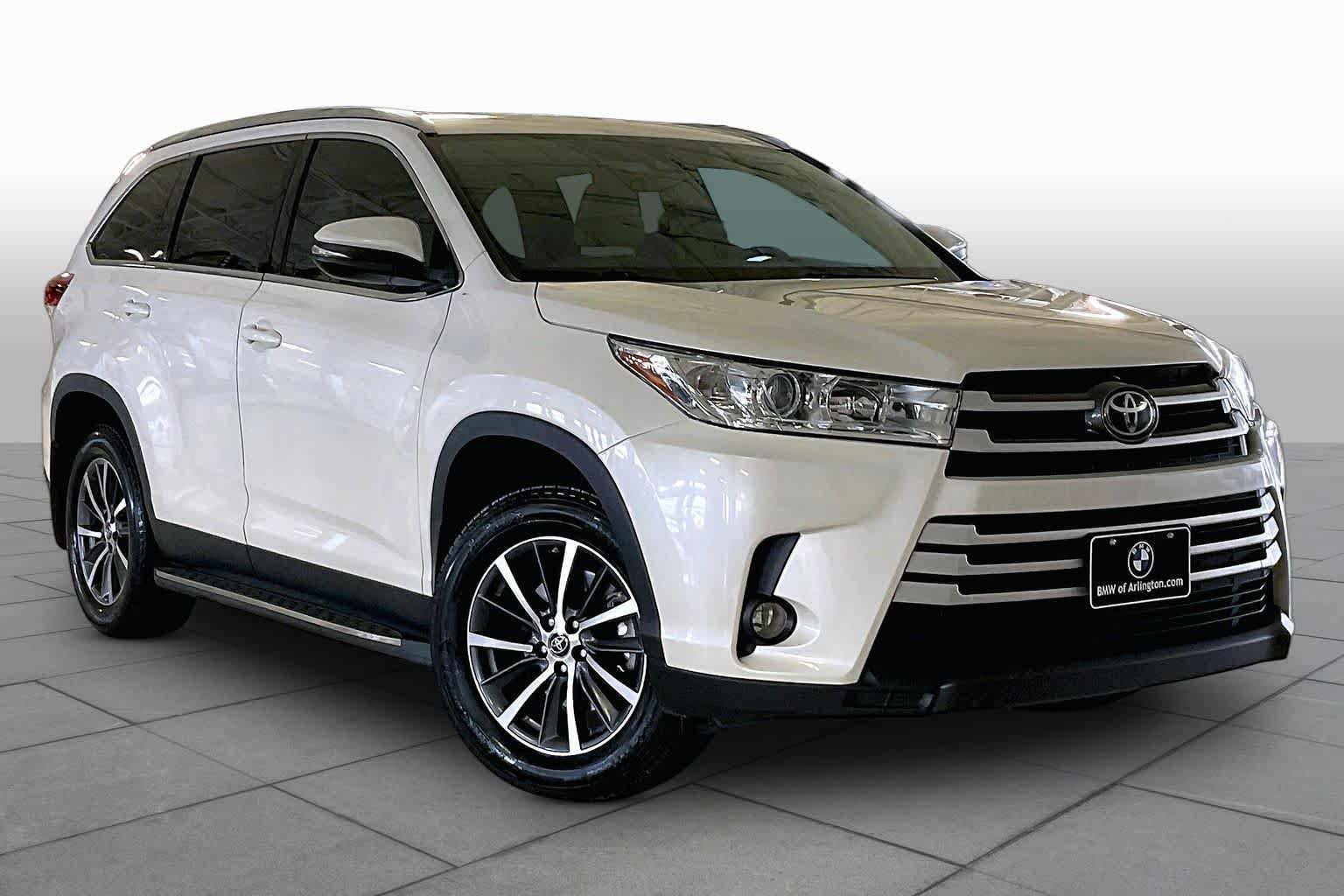 Used 2019 Toyota Highlander XLE FWD image 2