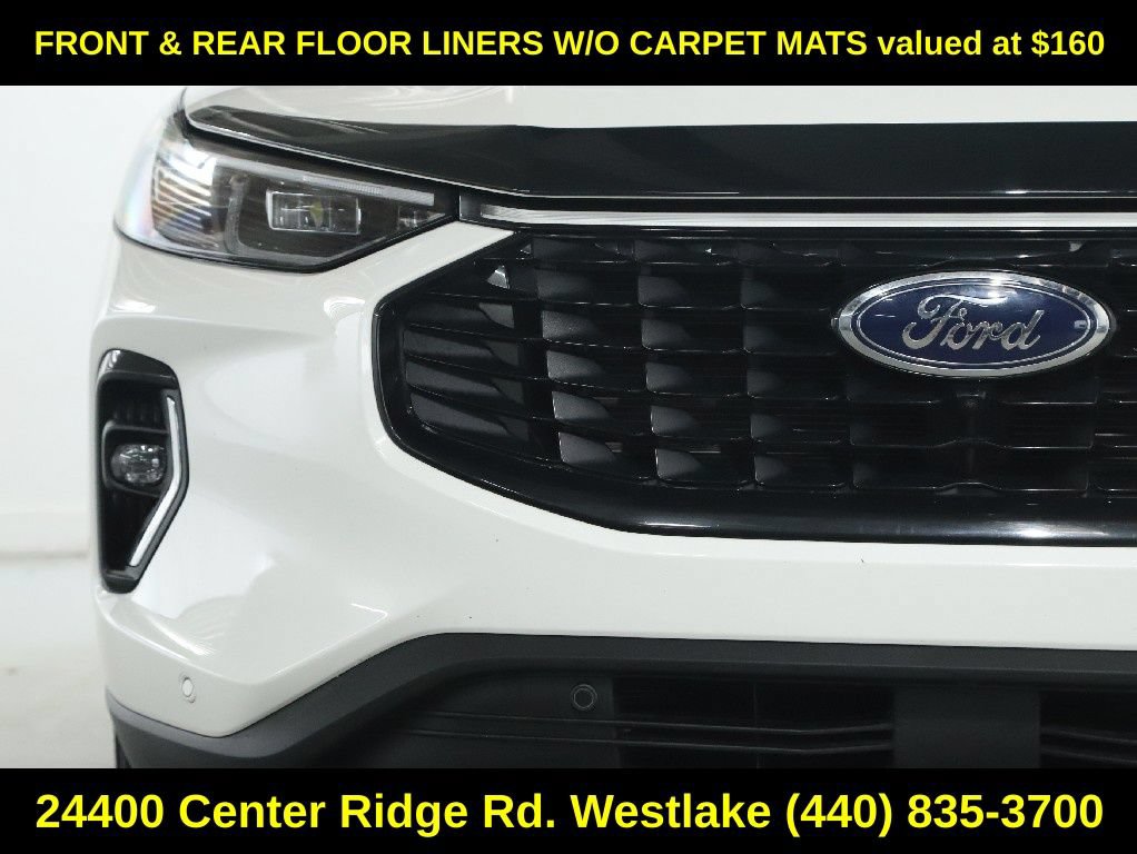 Used 2023 Ford Escape Platinum w/ Premium Technology Package AWD/4WD image 7
