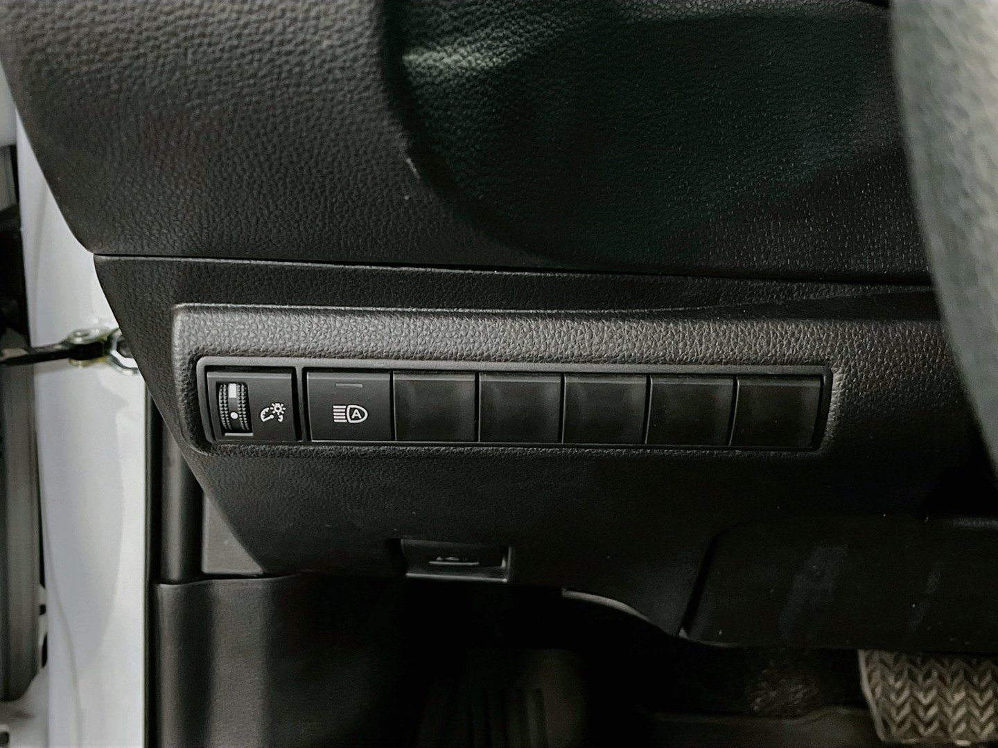 Used 2026 Toyota Corolla LE FWD image 10