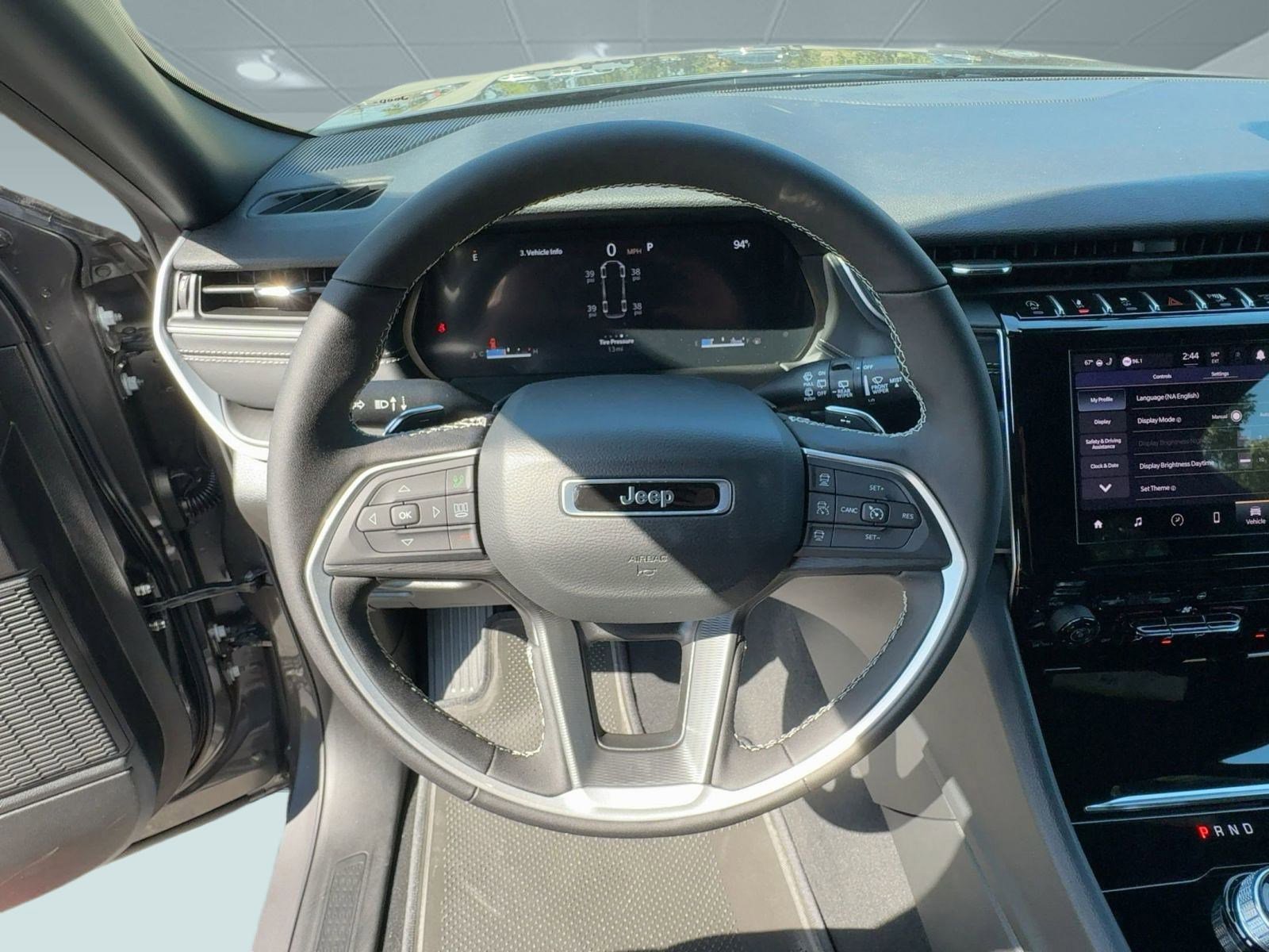 New 2025 Jeep Grand Cherokee L Laredo w/ Luxury Tech Group I image 15