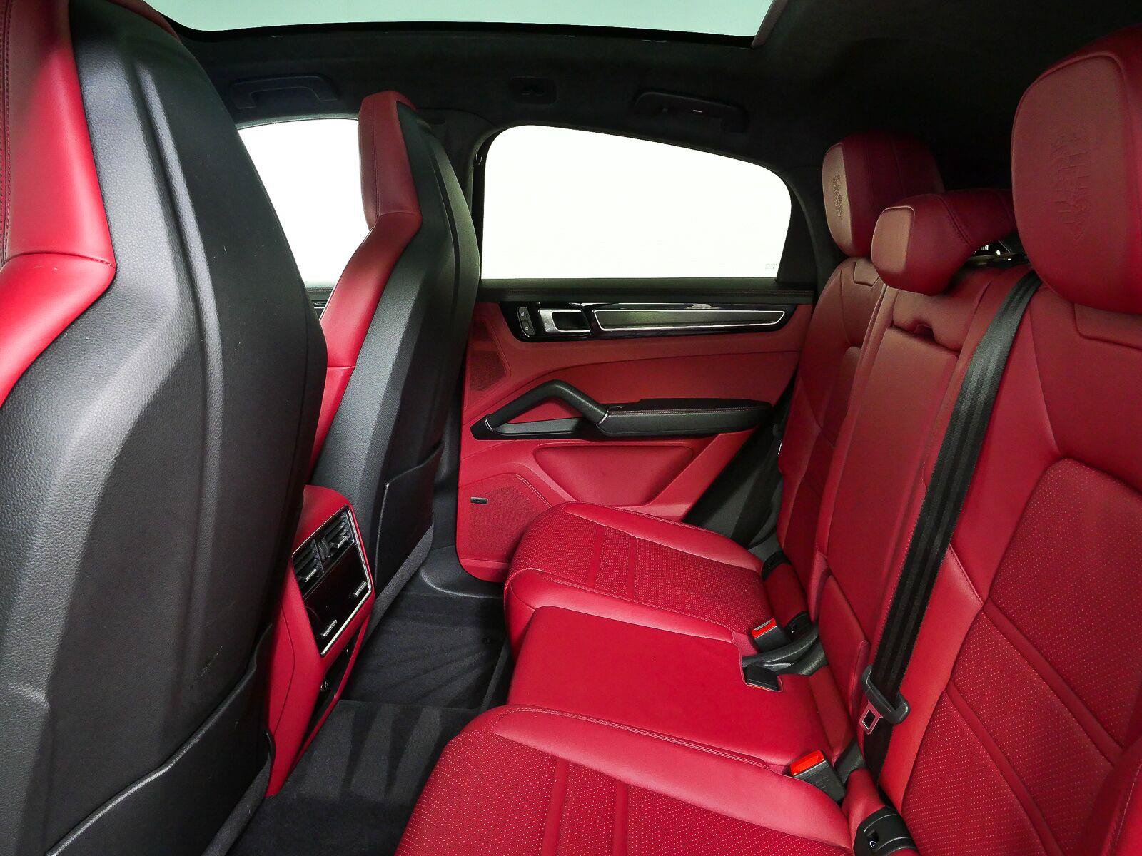 Used 2023 Porsche Cayenne GTS AWD/4WD image 20