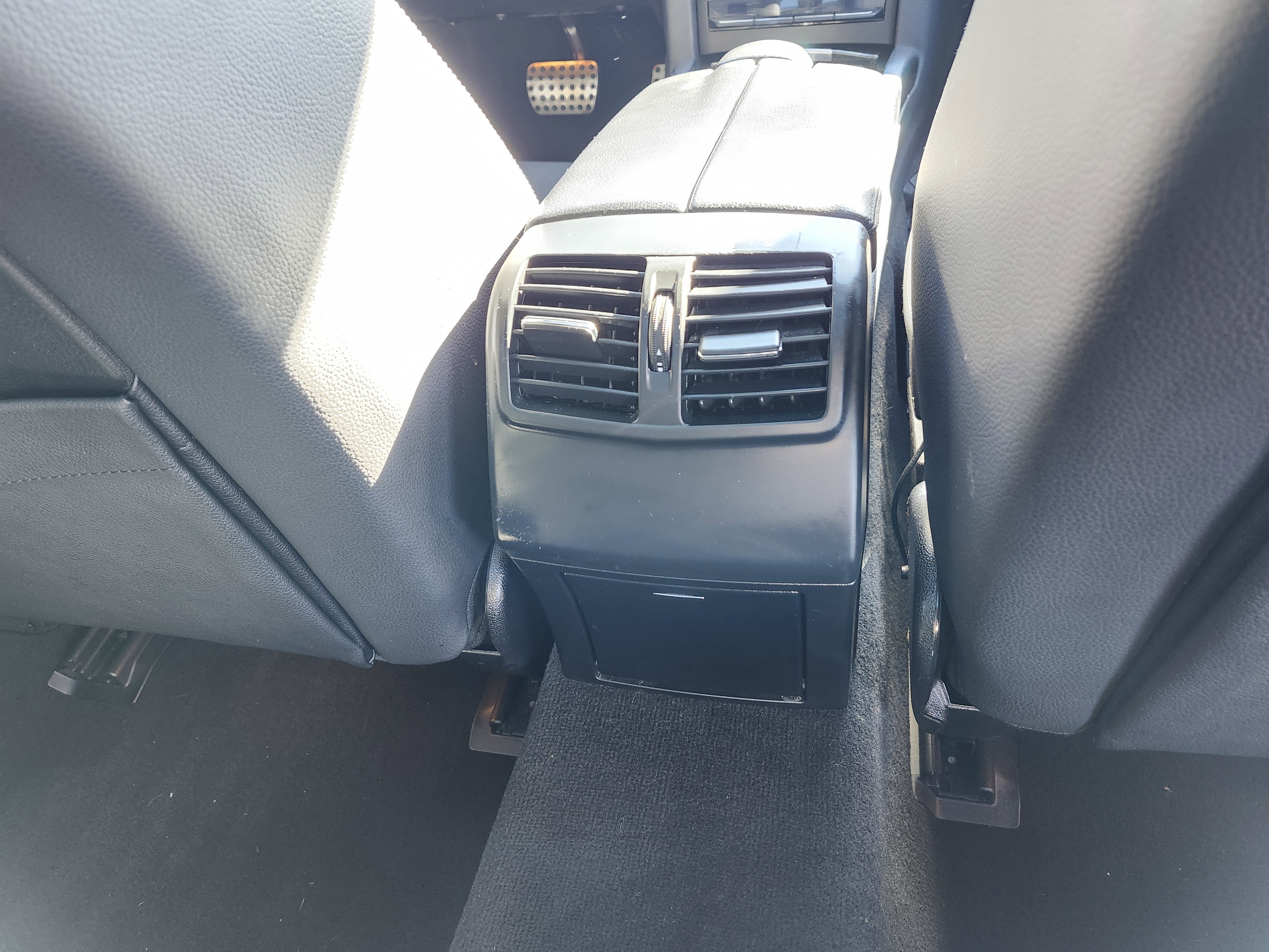 Used 2016 Mercedes-Benz E 350 Sedan image 22