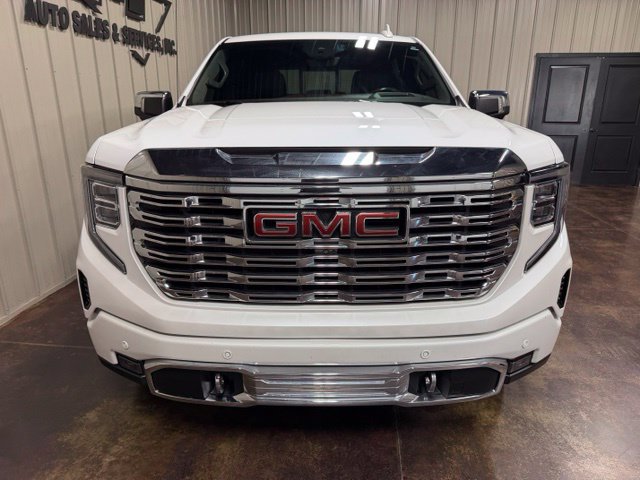 Used 2023 GMC Sierra 1500 Denali w/ Technology Package AWD/4WD image 2