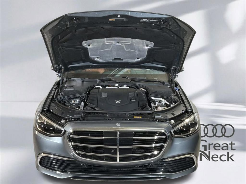 Used 2025 Mercedes-Benz S 580 4MATIC Sedan image 17