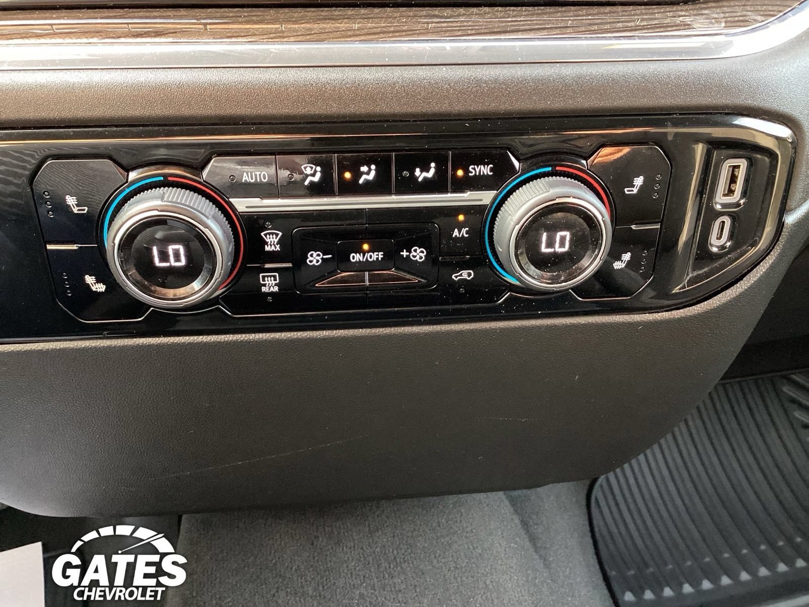 Used 2023 Chevrolet Silverado 1500 LT AWD/4WD image 18