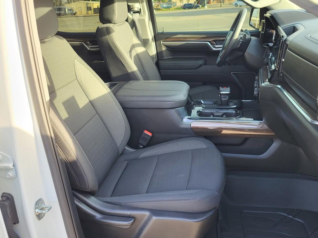Certified 2025 Chevrolet Silverado 1500 LT w/ Safety Package image 10