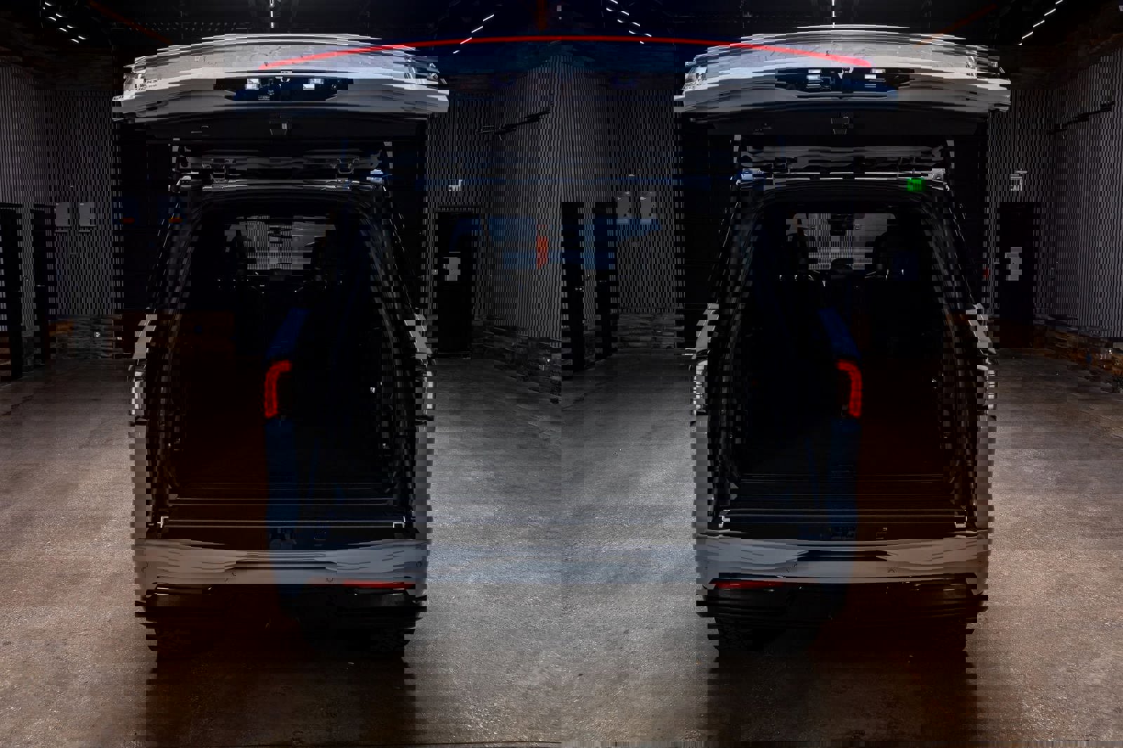 Used 2025 Lincoln Navigator L Reserve w/ Jet Appearance Package image 9