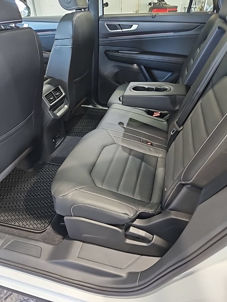 New 2026 Volkswagen Atlas Cross Sport SEL R-Line AWD/4WD image 23