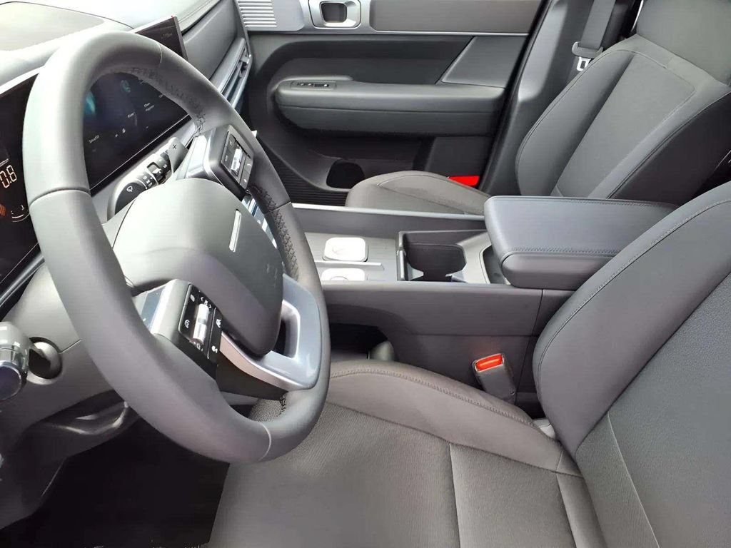 New 2026 Hyundai Santa Fe SE FWD image 11