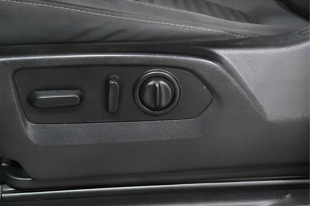 Used 2023 Chevrolet Silverado 2500 LT w/ Convenience Package AWD/4WD image 19