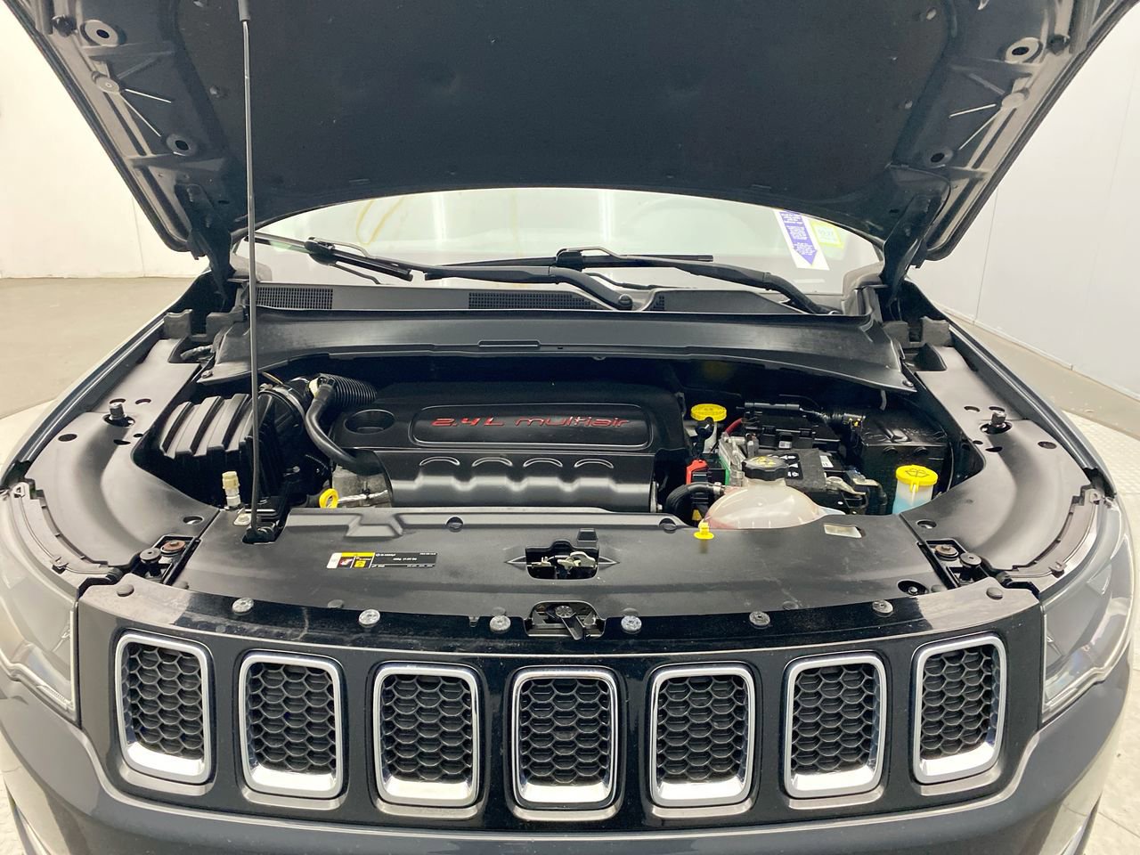 Used 2018 Jeep Compass Limited w/ Navigation Group AWD/4WD image 11