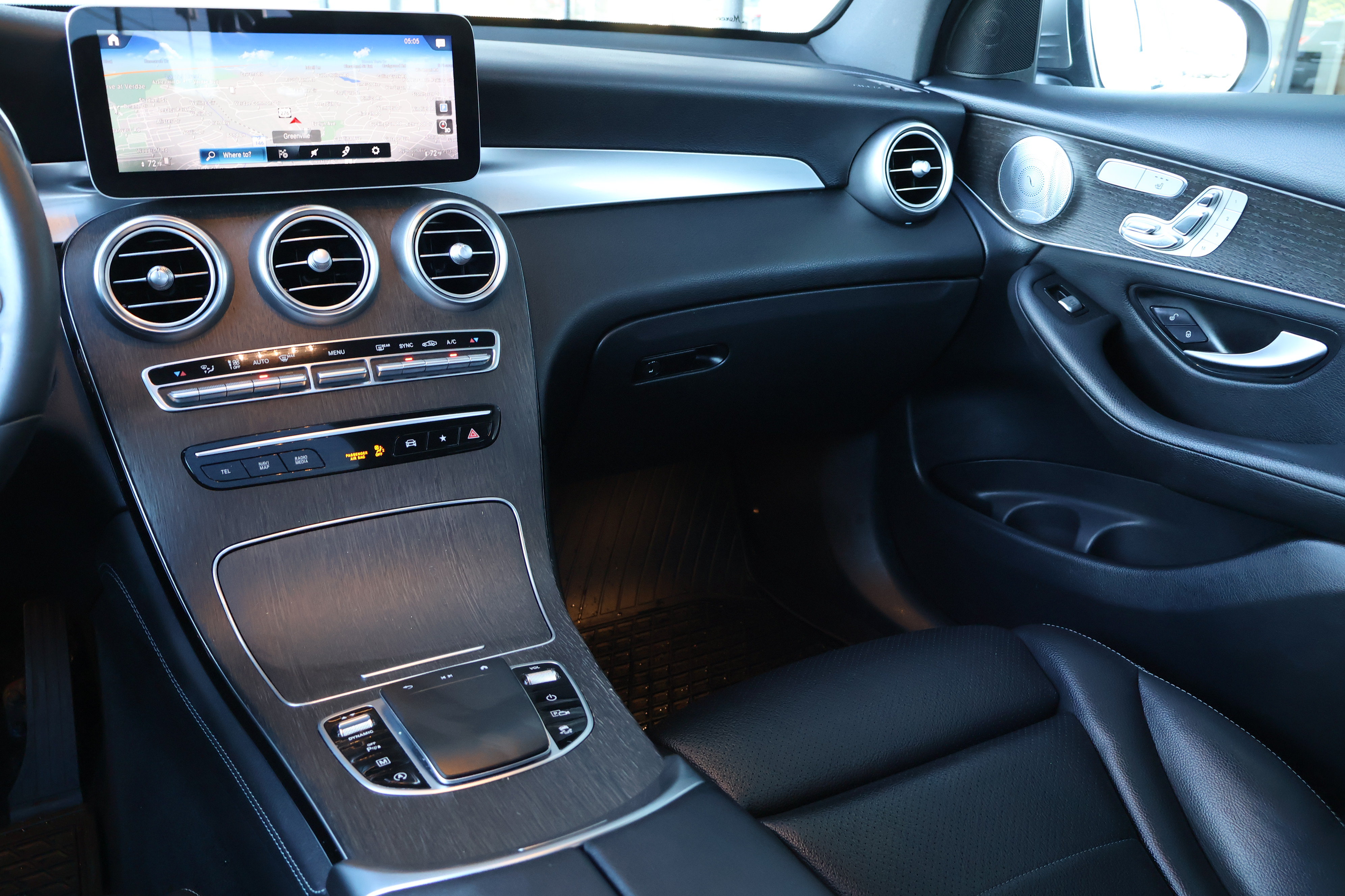 Used 2020 Mercedes-Benz GLC 300 image 21
