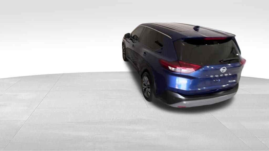 Used 2023 Nissan Rogue SV image 3