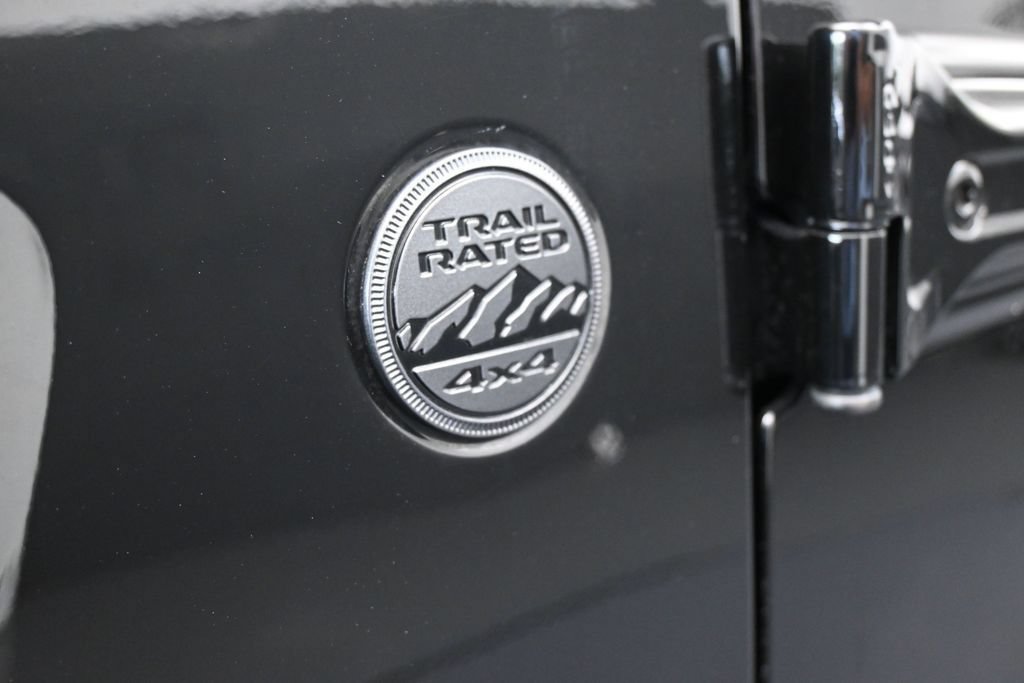 Used 2023 Jeep Gladiator Overland AWD/4WD image 45