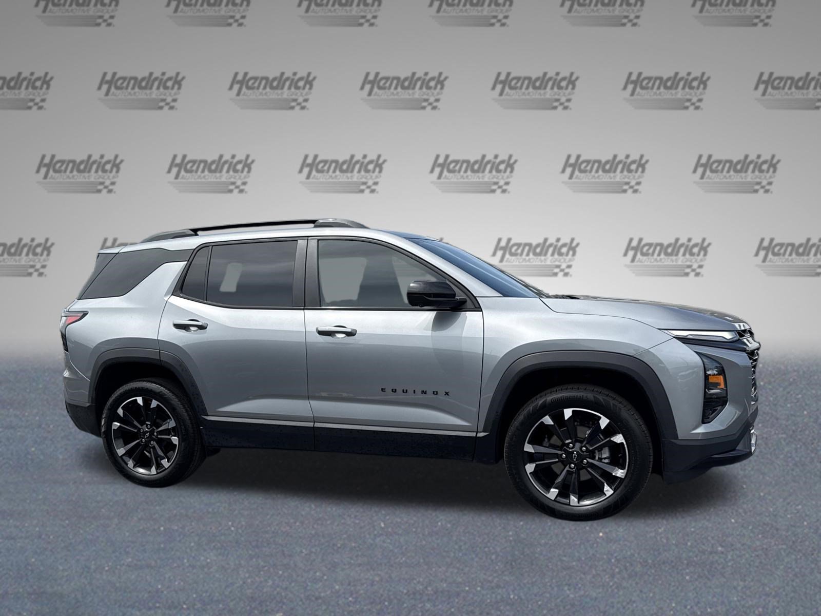Used 2025 Chevrolet Equinox RS w/ Safety and Technology Package FWD image 11