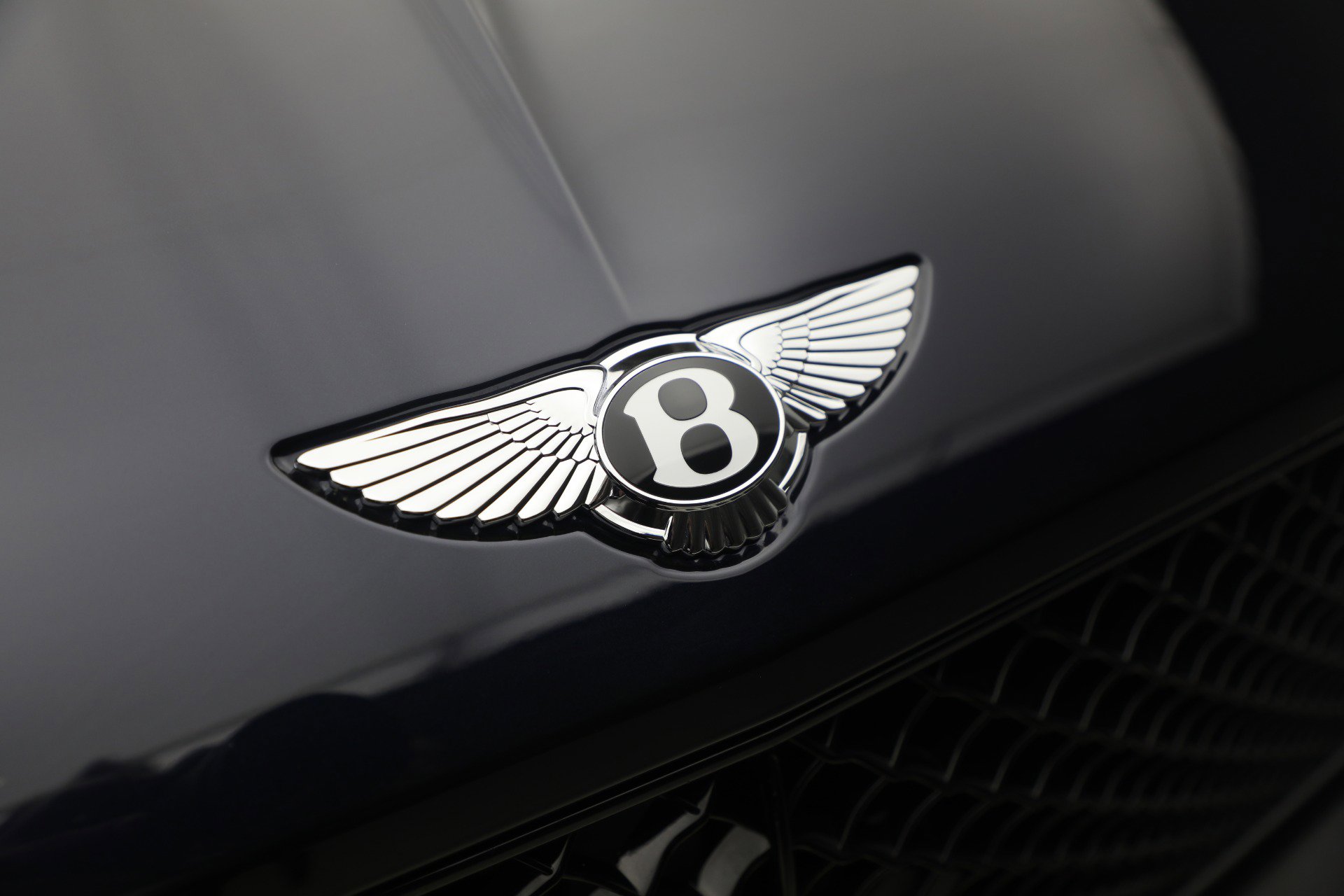 Used 2024 Bentley Continental GT V8 image 12