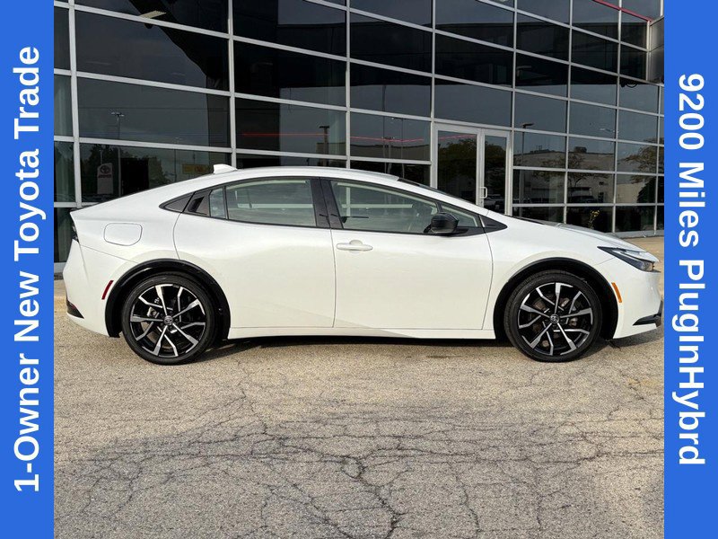 Used 2024 Toyota Prius Prime FWD image 2