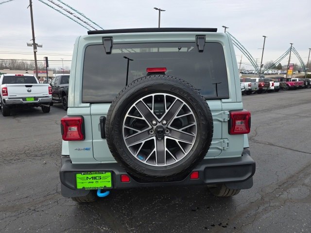 Used 2023 Jeep Wrangler Unlimited Sahara w/ Cold Weather Group image 5