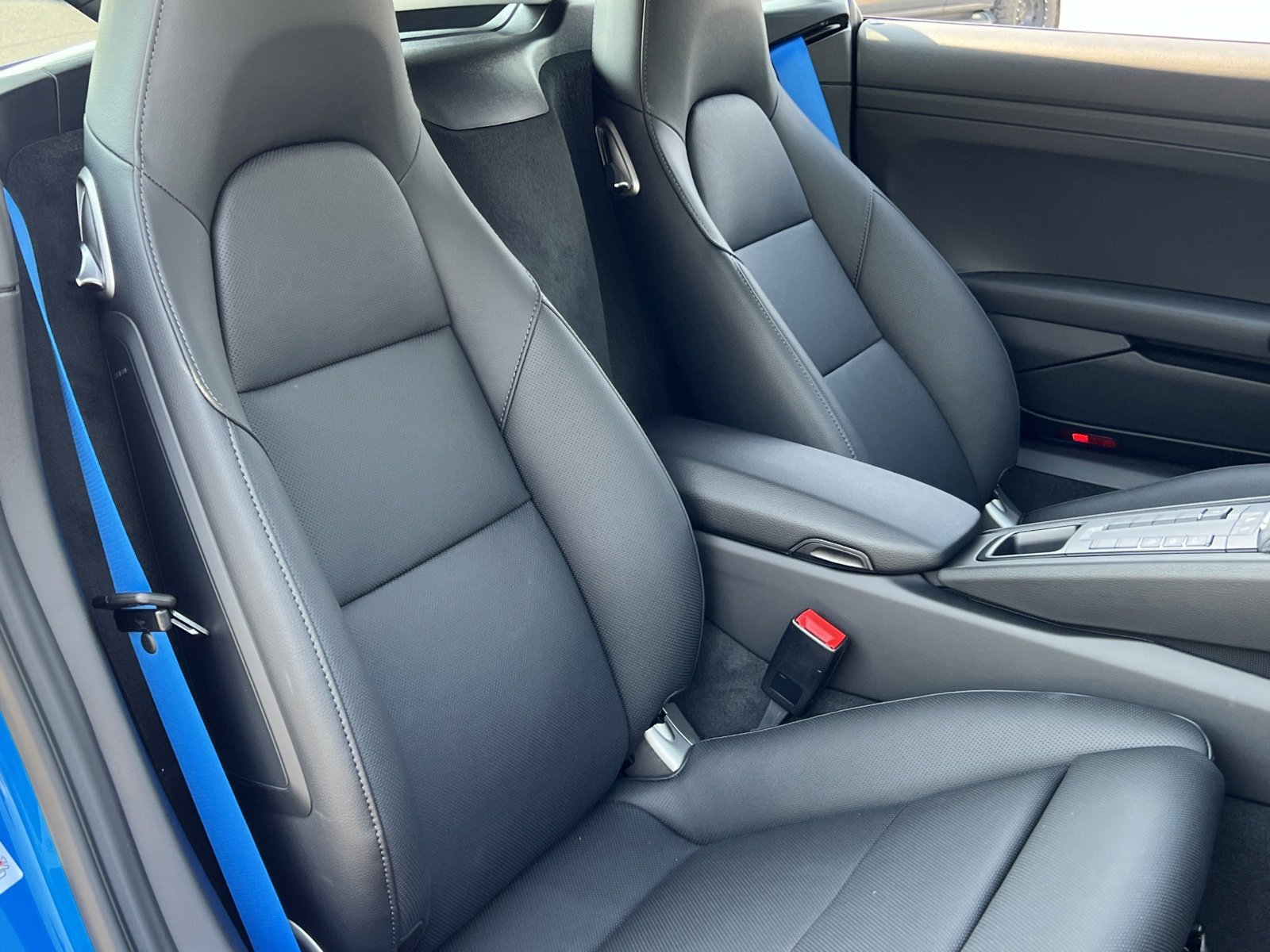 New 2025 Porsche 718 Cayman image 31