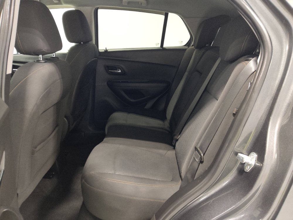 Used 2020 Chevrolet Trax LS w/ Tint and Cruise Package AWD/4WD image 18