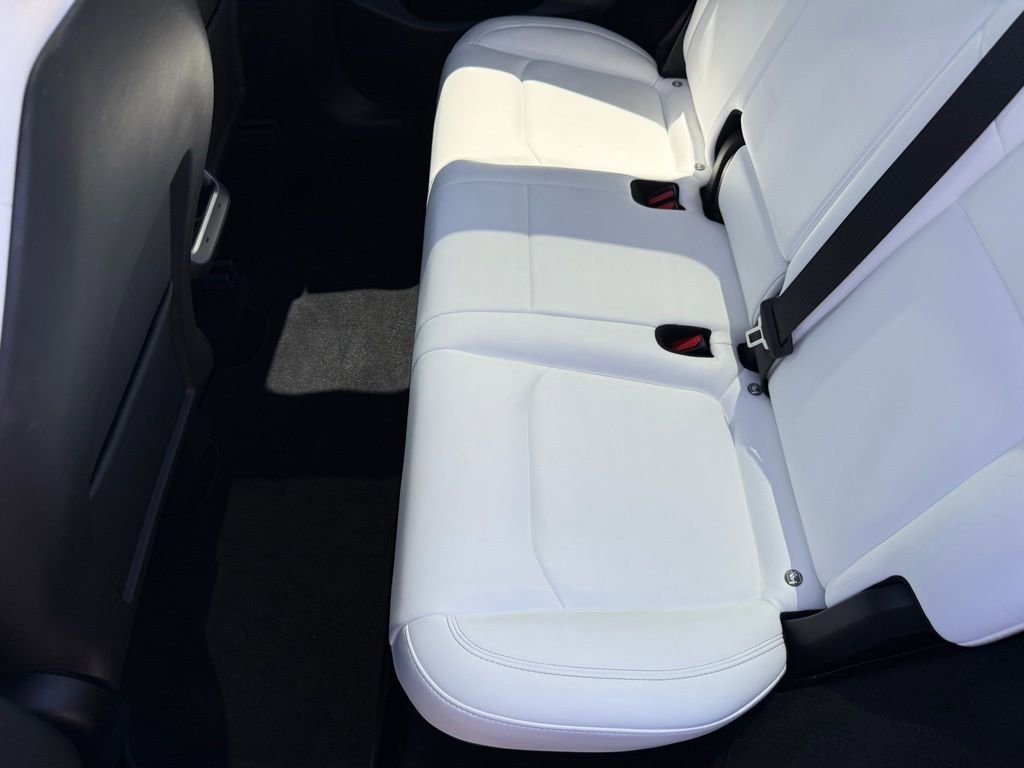 Used 2024 Tesla Model Y Long Range AWD/4WD image 12