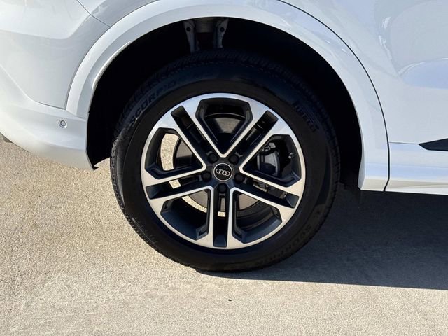Used 2025 Audi Q5 2.0T Premium w/ Convenience Package image 9