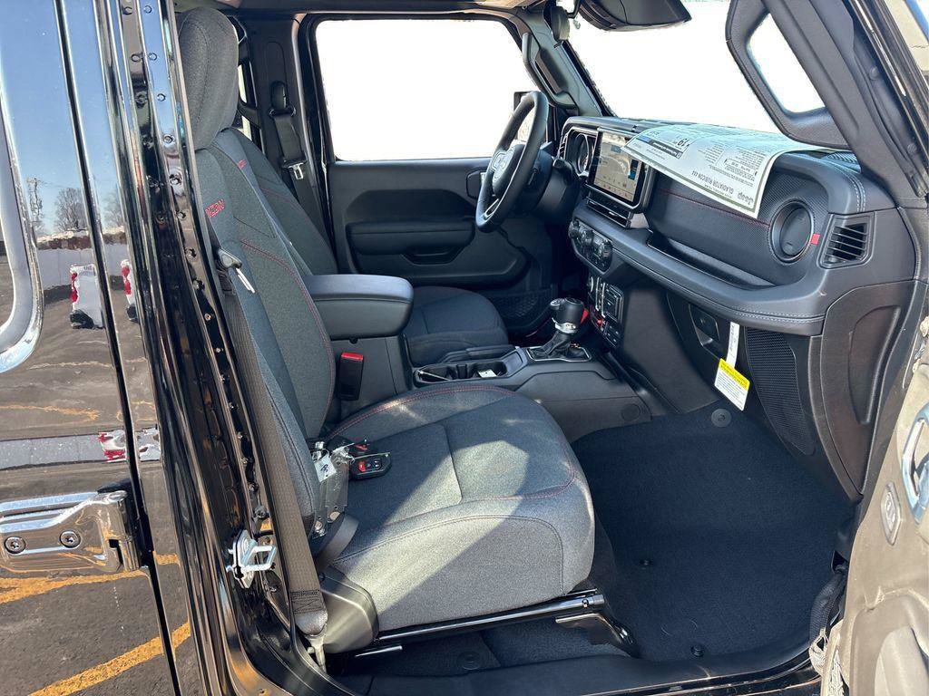 New 2026 Jeep Gladiator Rubicon w/ Steel Power Dome Hood Package AWD/4WD image 18