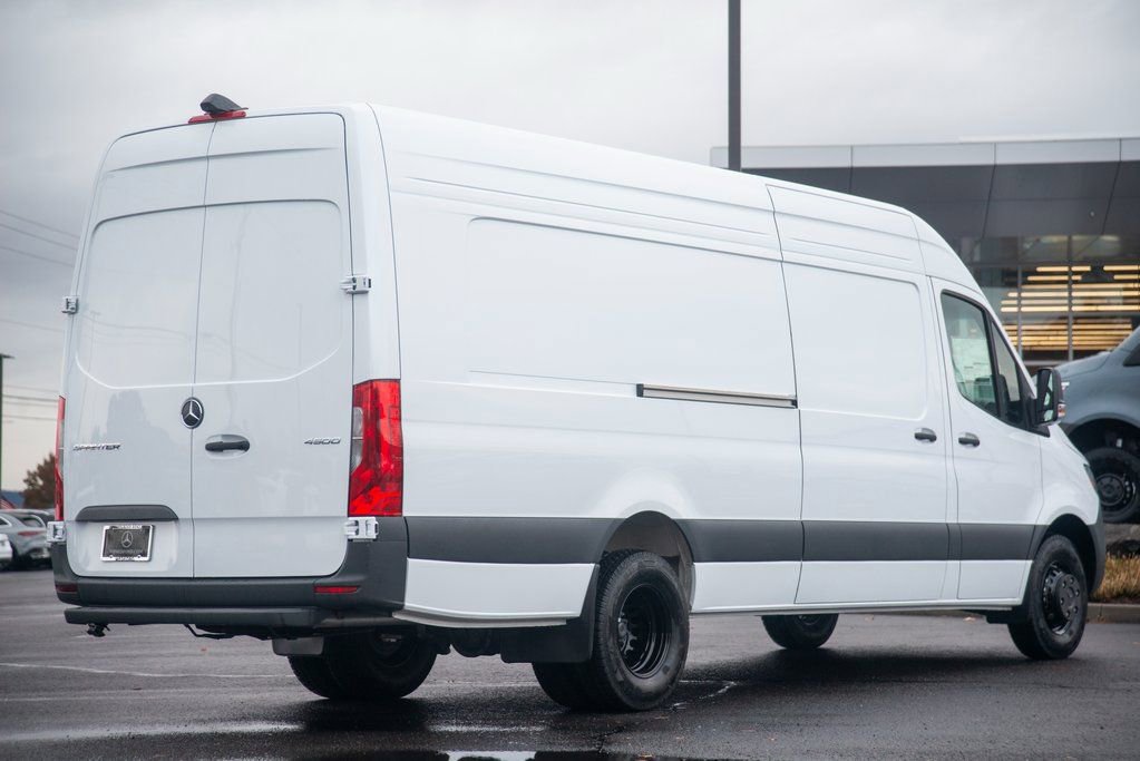 New 2025 Mercedes-Benz Sprinter 4500 image 11