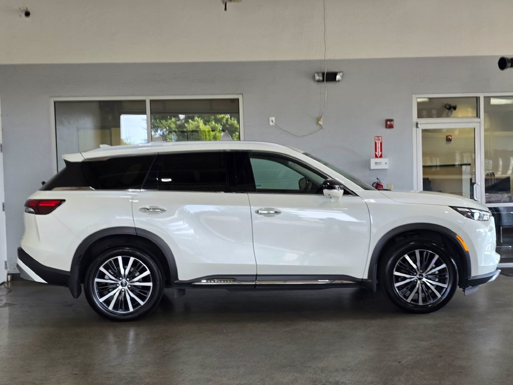 Certified 2024 INFINITI QX60 Sensory w/ Cargo Package AWD/4WD image 4