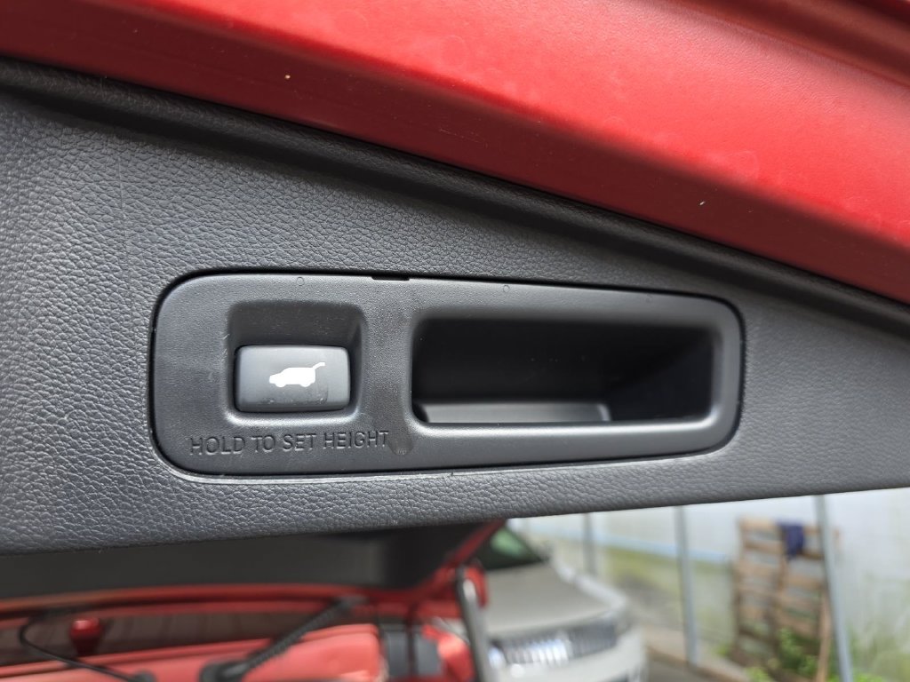 Used 2018 Honda CR-V Touring image 10