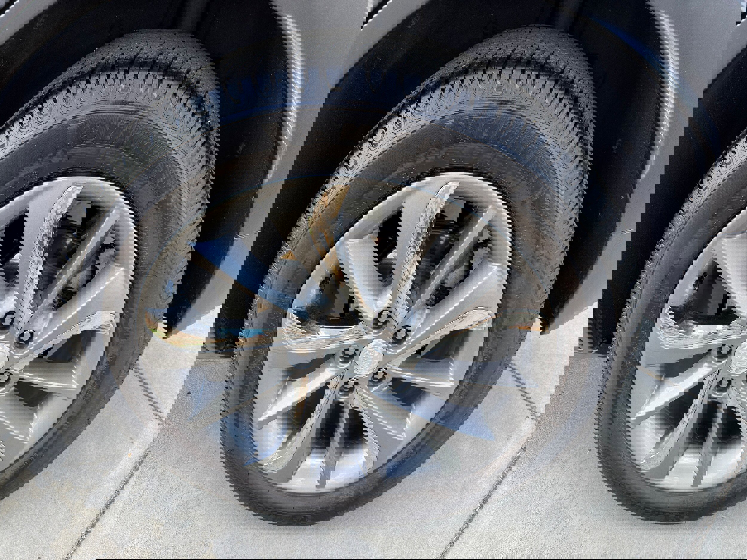 Used 2020 Buick Encore GX Essence w/ Experience Buick Package image 15