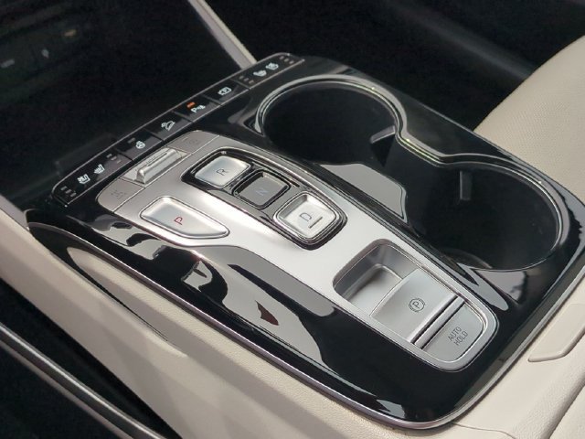 Certified 2024 Hyundai Tucson Limited AWD/4WD image 9